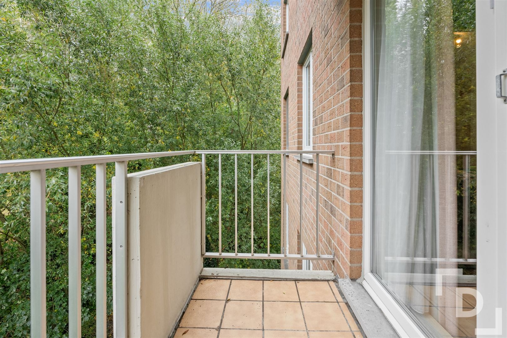 Ruim appartement met 3 slaapkamers en garage te koop in centrum Ieper. foto 15