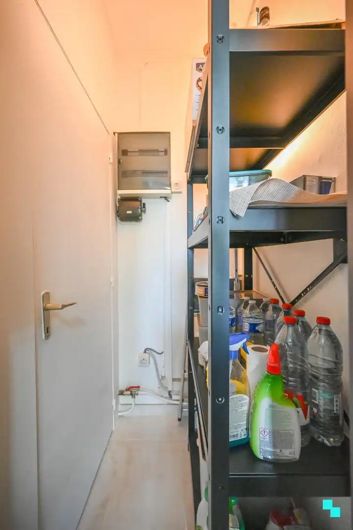 Gerenoveerd appartement in Deerlijk met garage foto 12