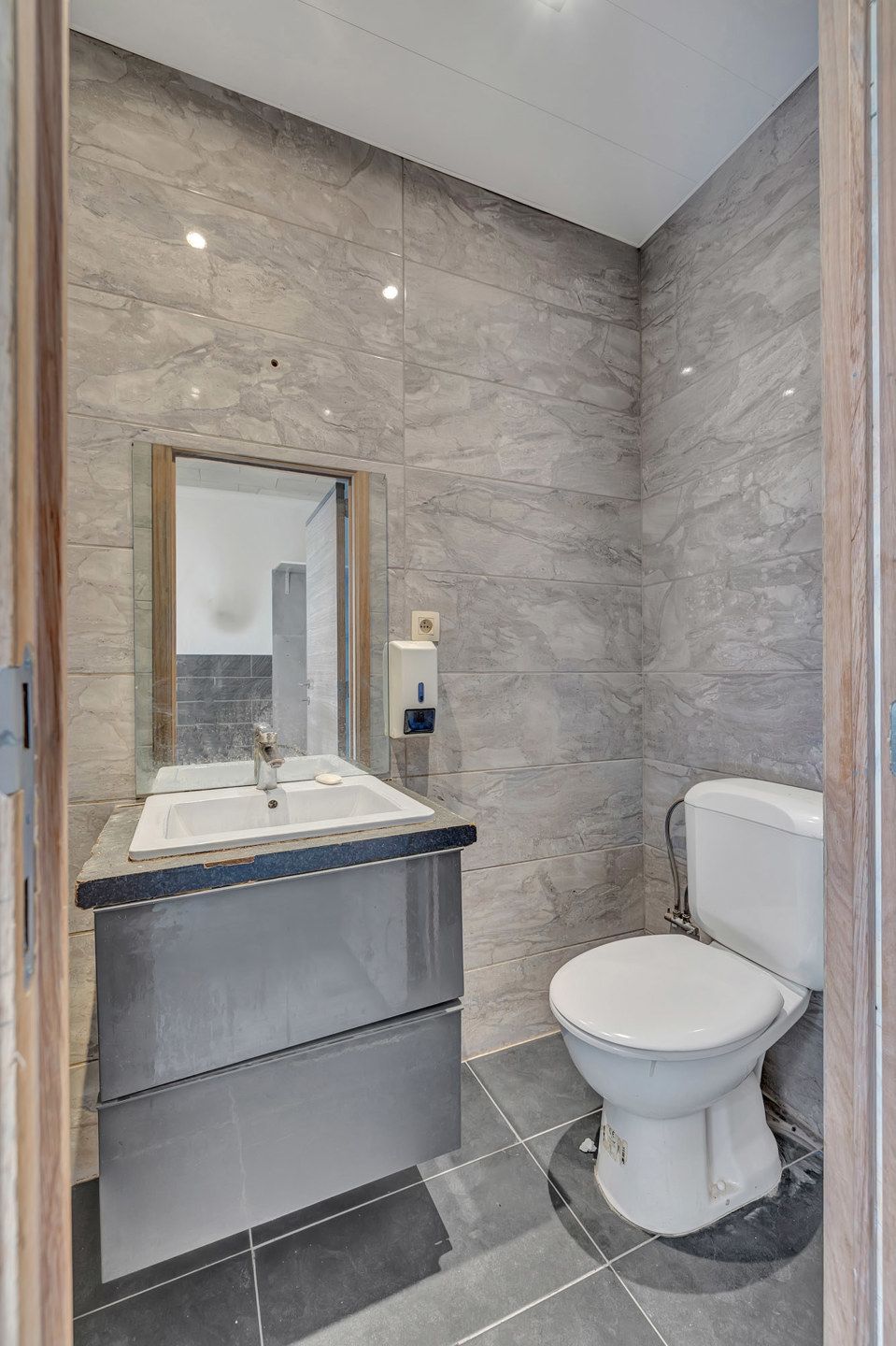 Instapklare handelsruimte met ruim triplex appartement  foto 20