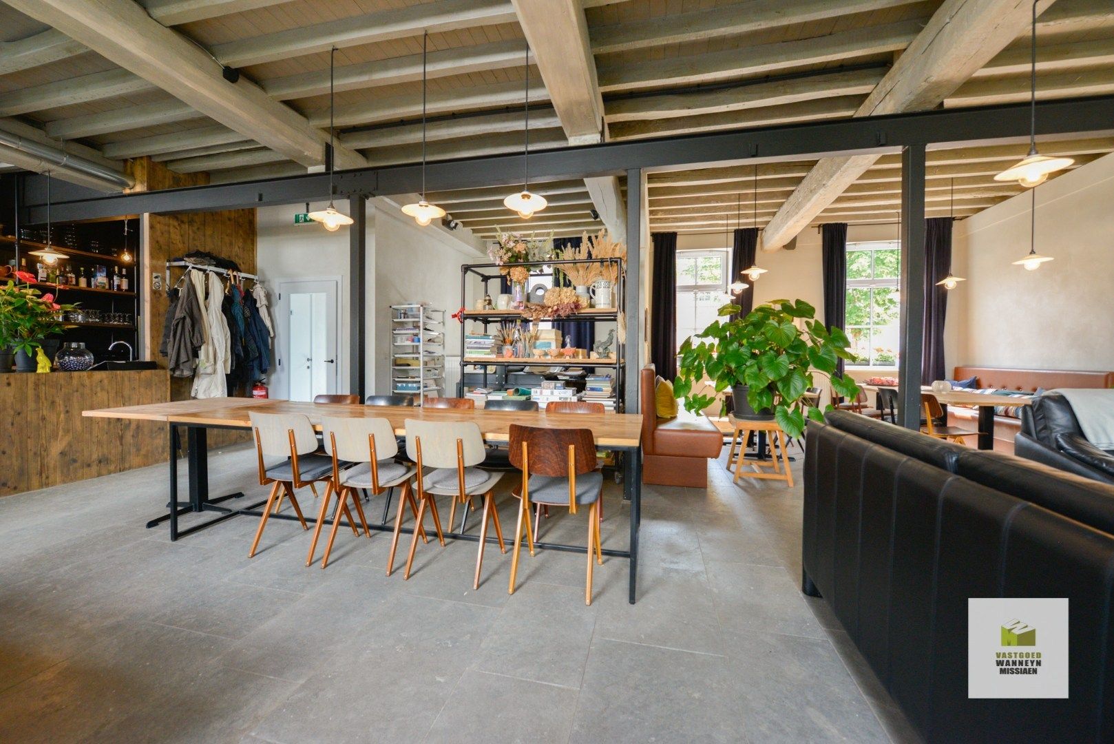 Gerenoveerd handelspand met ruime woning en gezellige stadstuin te centrum Roeselare foto 24