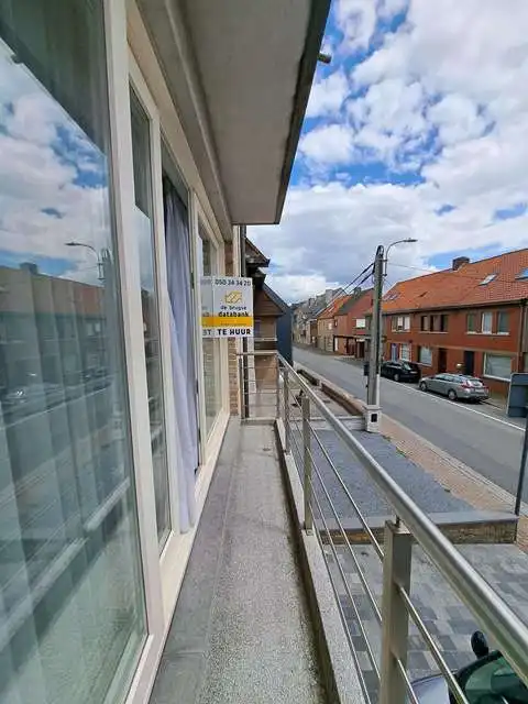 lichtrijk 2-slaapkamerappartement met TERRAS + AUTOSTANDPLAATS te huur in Torhout foto 10