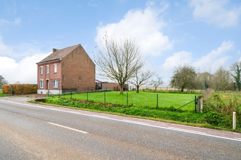 Charmante woning met 2 slaapkamers, garage en grote tuin foto 3