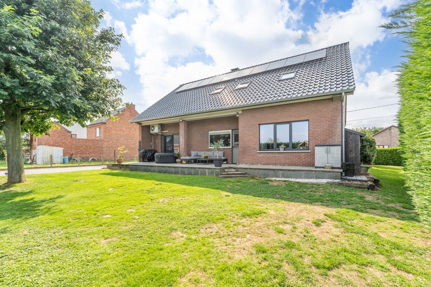 Gerenoveerde woning in het rustig gelegen Brustem. foto 24