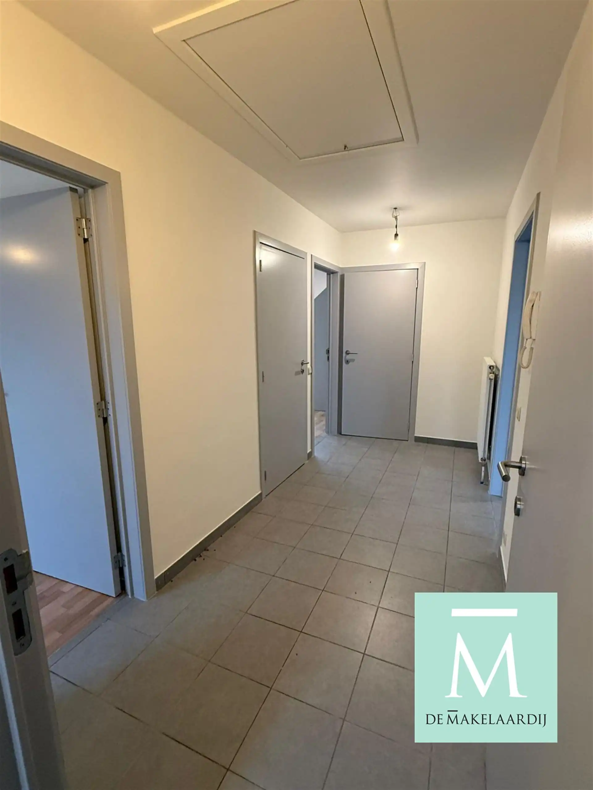 Ruim appartement in karaktervol herenhuis foto 2