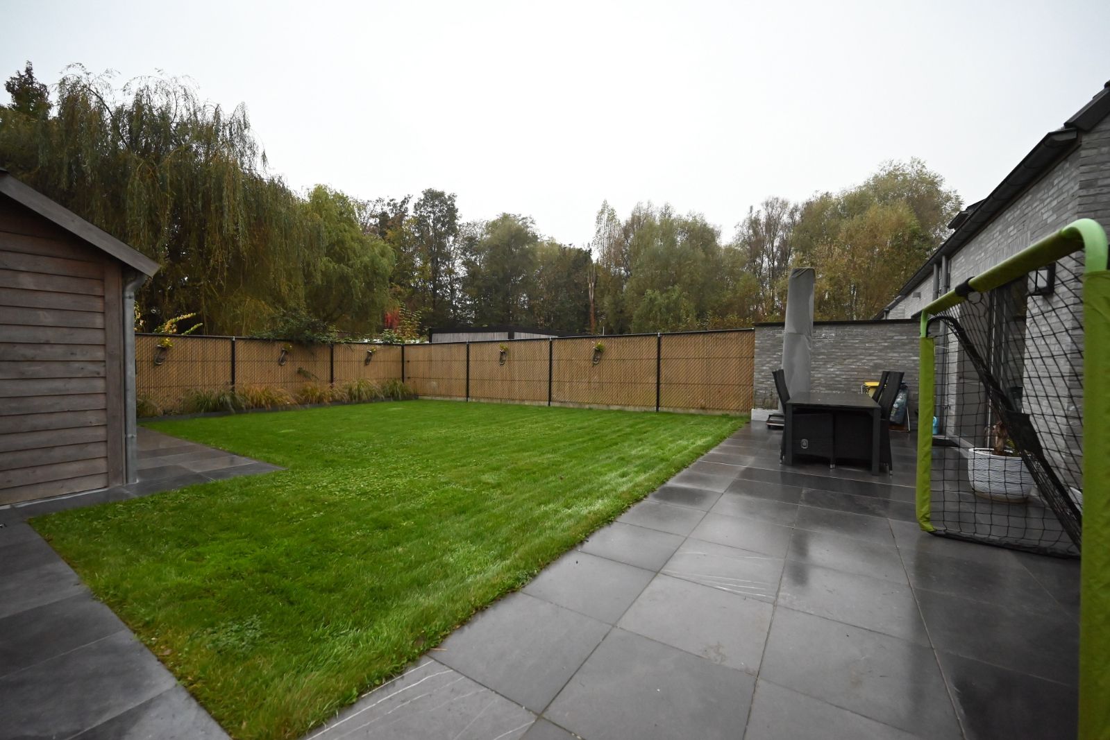 Prachtig afgewerkte woning in doodlopende straat foto 4