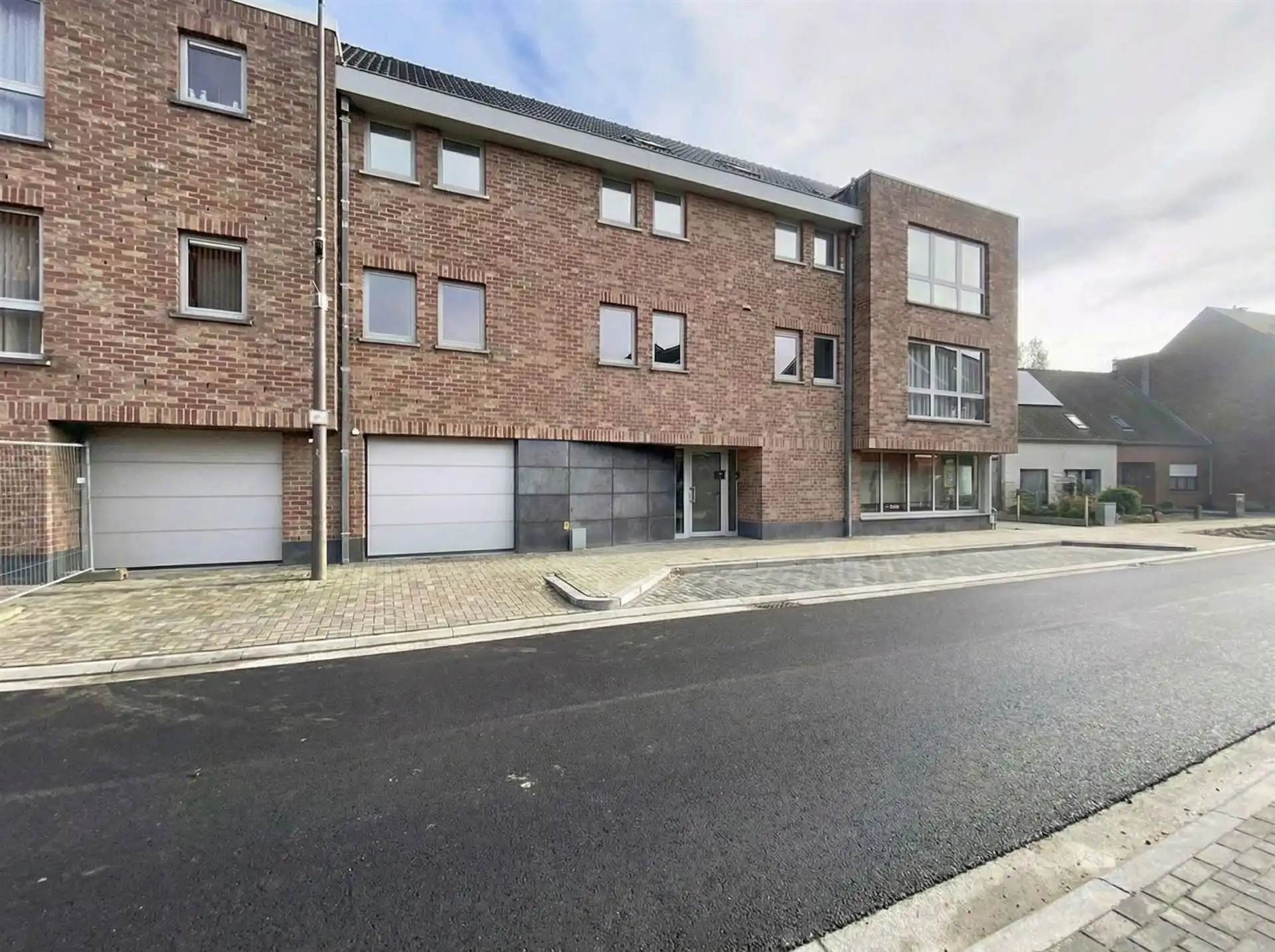 Appartement met 2 slaapkamers en ruime garage foto {{pictureIndex}}