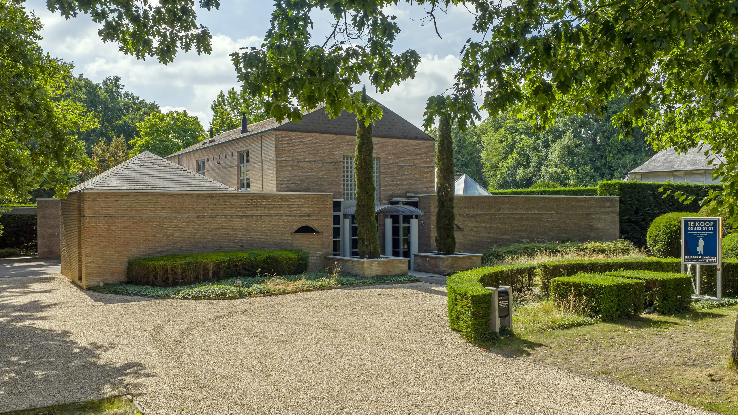 VILLA MET APARTE PRAKTIJK OF APART KANTOOR AAN HUIS (vrij beroep mogelijk!)  foto 25