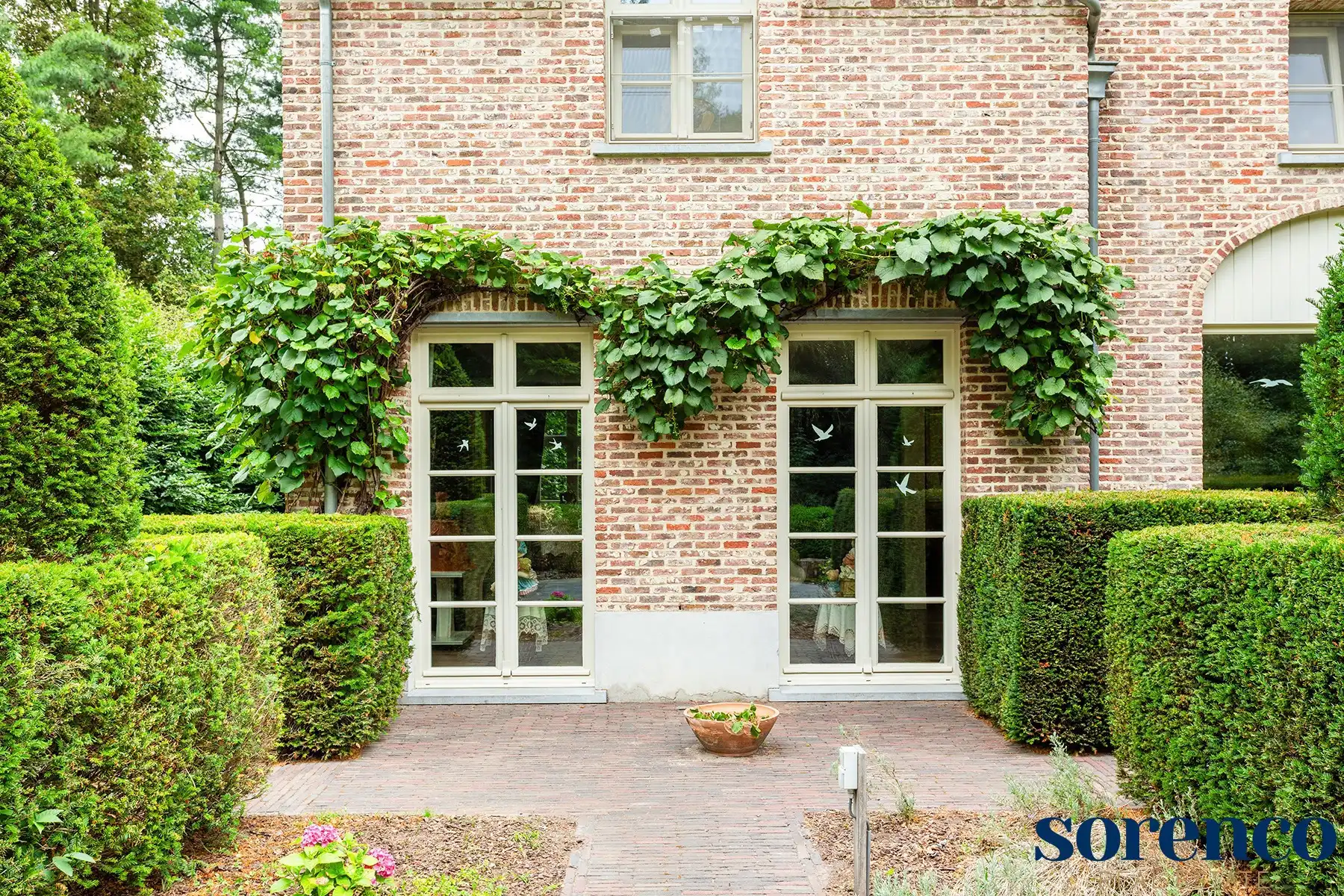 Exclusieve villa in een rustige groene wijk op een perceel van 3.676 m². foto 26
