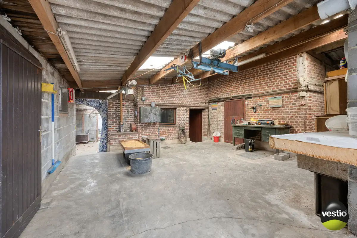 VIERKANTSHOEVE MET 4 BIJHORENDE VARKENSSTALLEN TE SINT-HUIBRECHTS-HERN op 65A79CA. foto 26