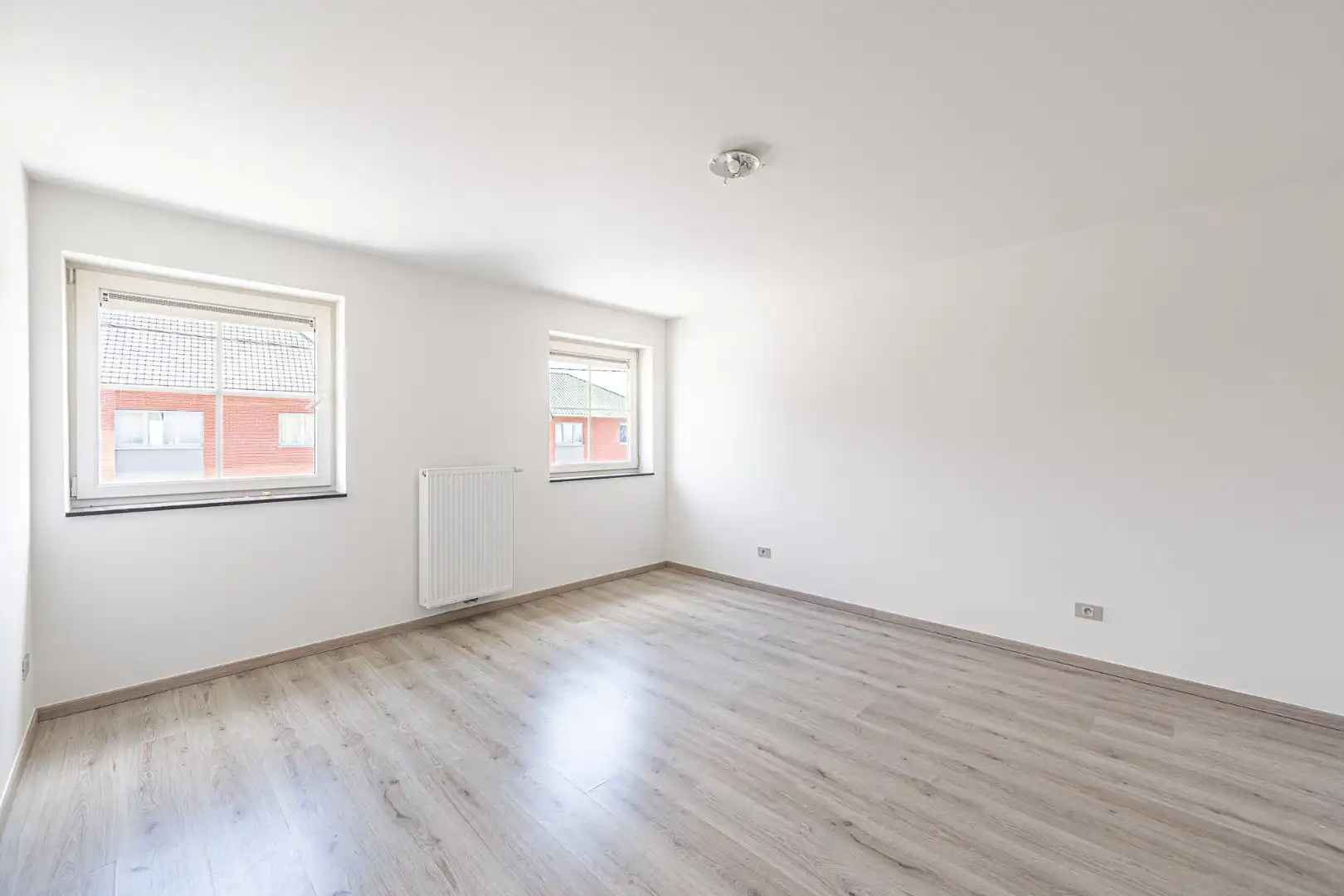 Instapklare woning met 3 slaapkamers, garage en zonnige tuin in Dadizele foto 13