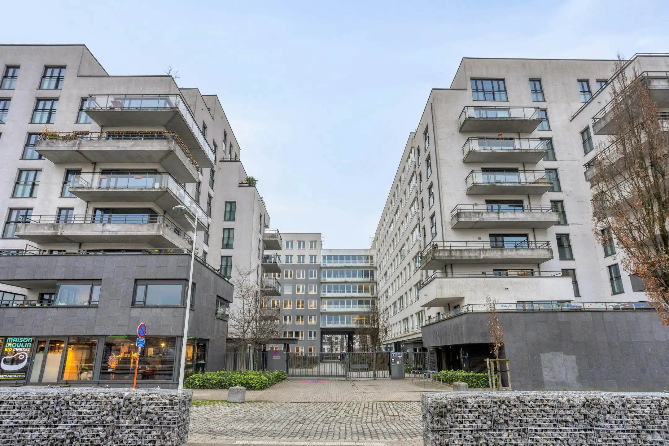 Appartement met 3 slaapkamers naast het kanaal van Brussel foto {{pictureIndex}}