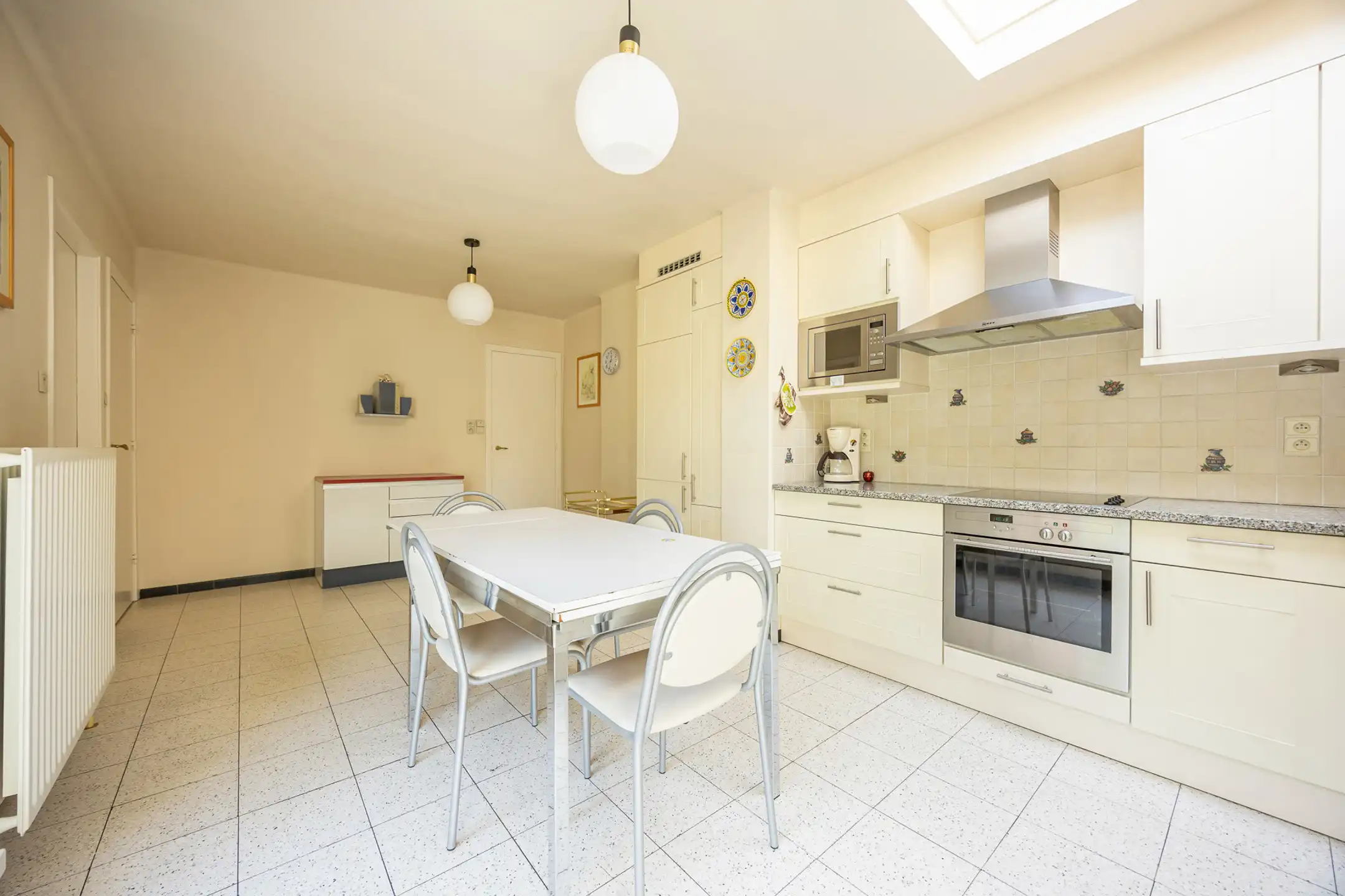 Charmante woning met 4 slpks op 742 m² met achteringang foto 16