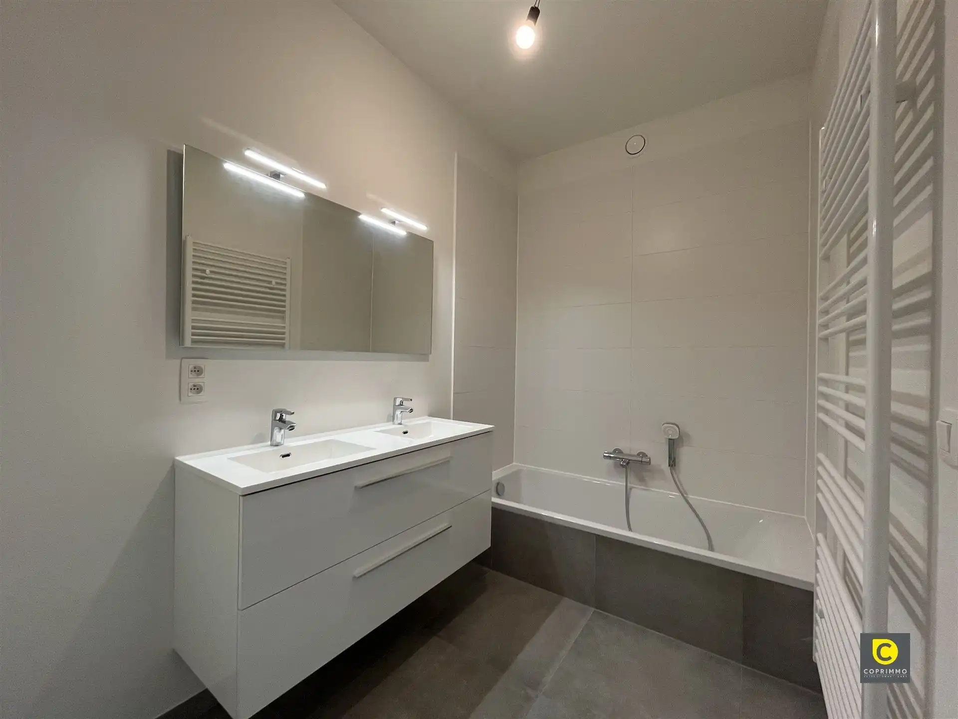 Nieuwbouw 2 slpks app met terras en staanplaats! foto 6