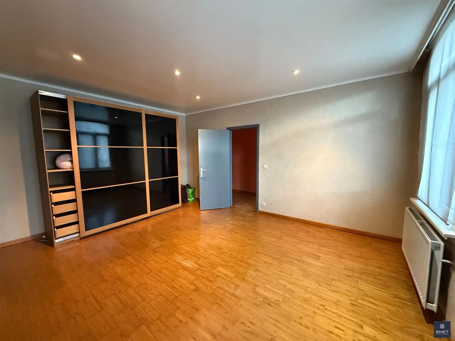 Gelijkvloerse handel-/kantoorsruimte met riant woonhuis foto 21