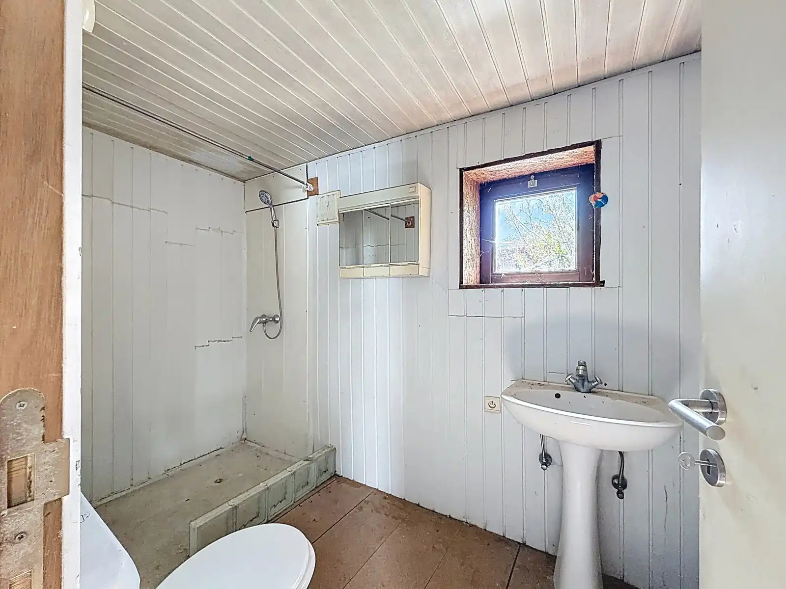 Te renoveren HOB met 5 SLPK, Tuin én Garage, op Toplocatie! foto 17