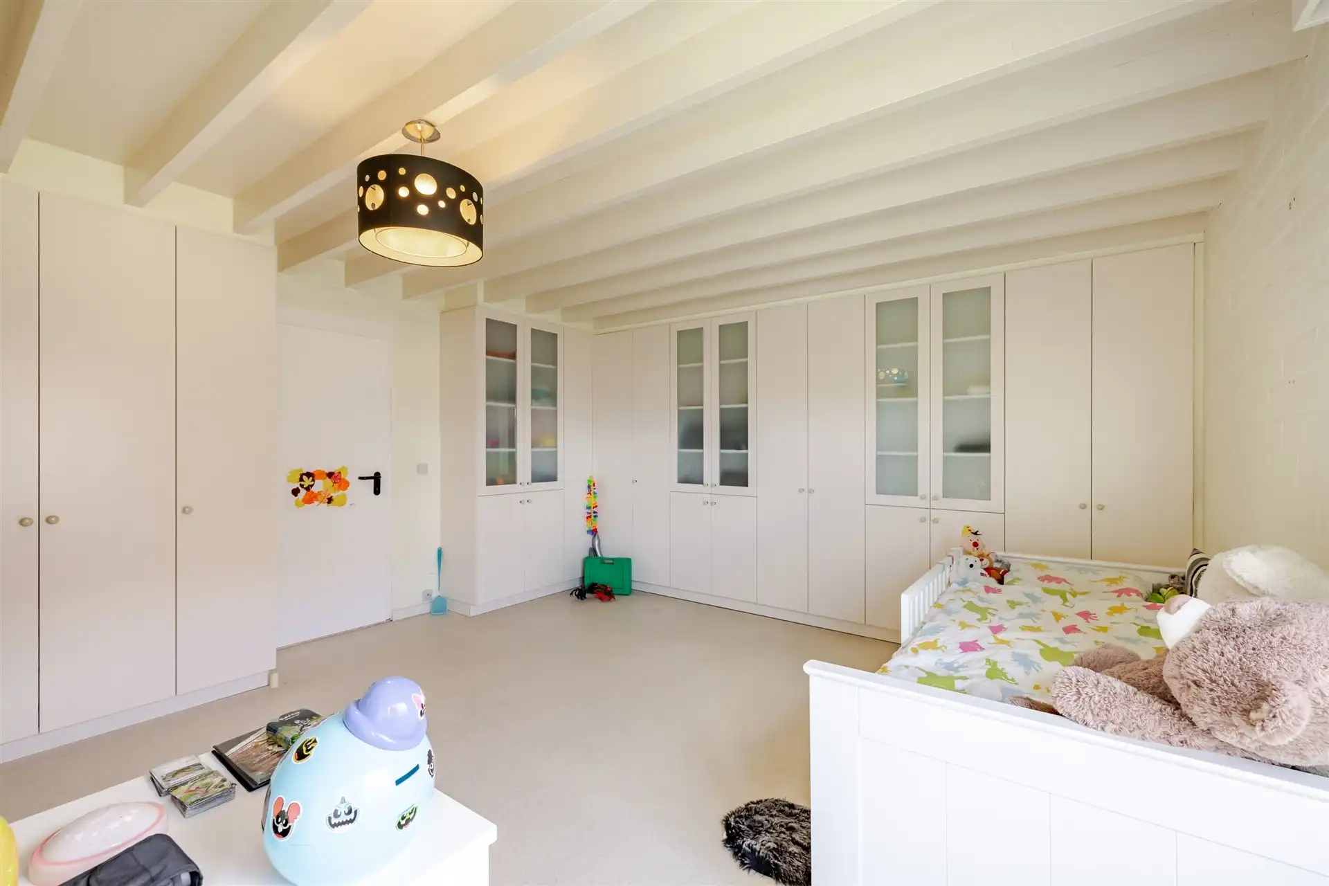 Riante woning met 4 slaapkamers , tuin en praktijk foto 38