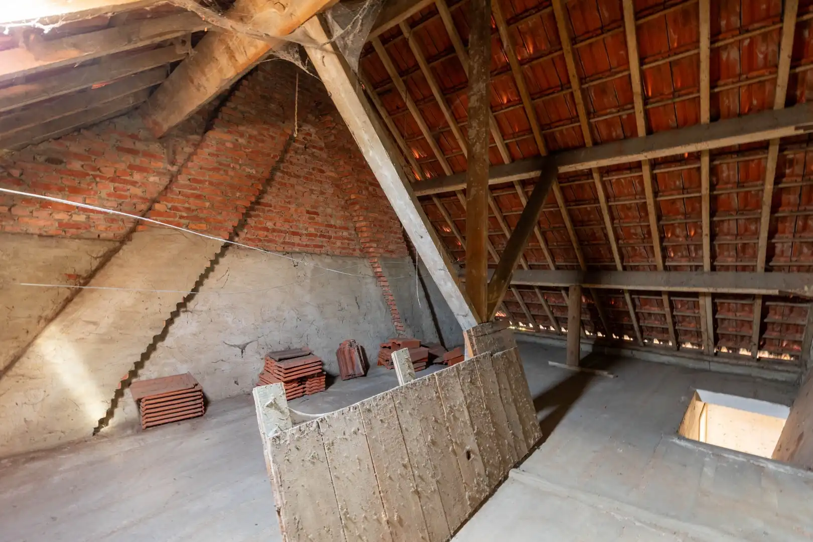 Renovatiewoning met grote garage foto 20