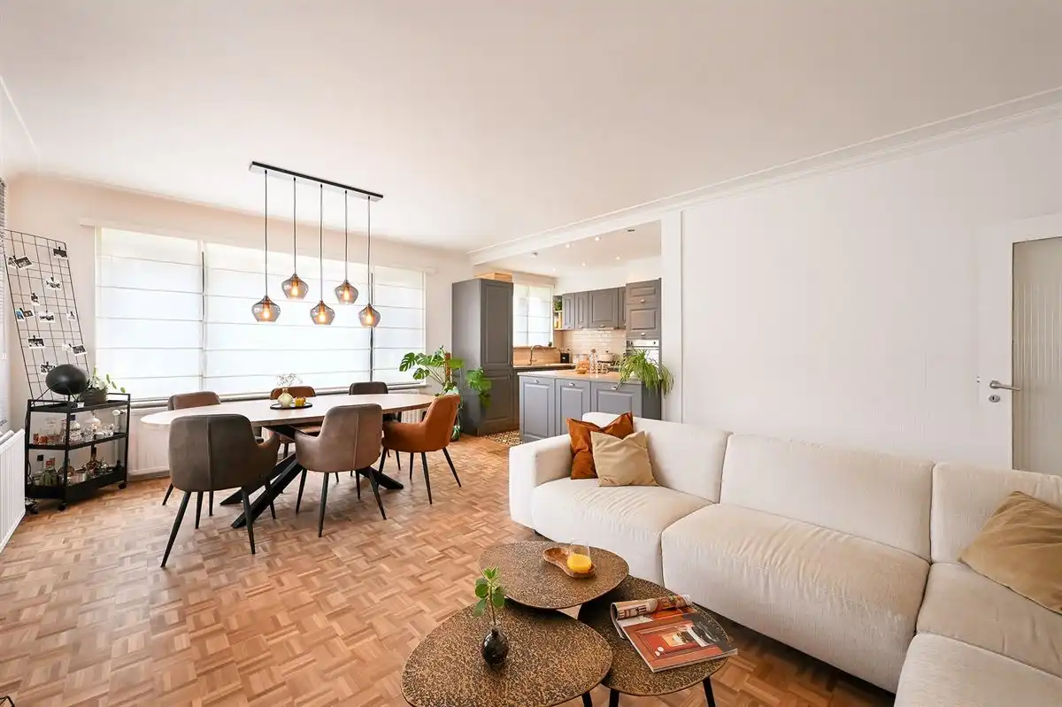 Mooi hoekappartement met garage foto 3