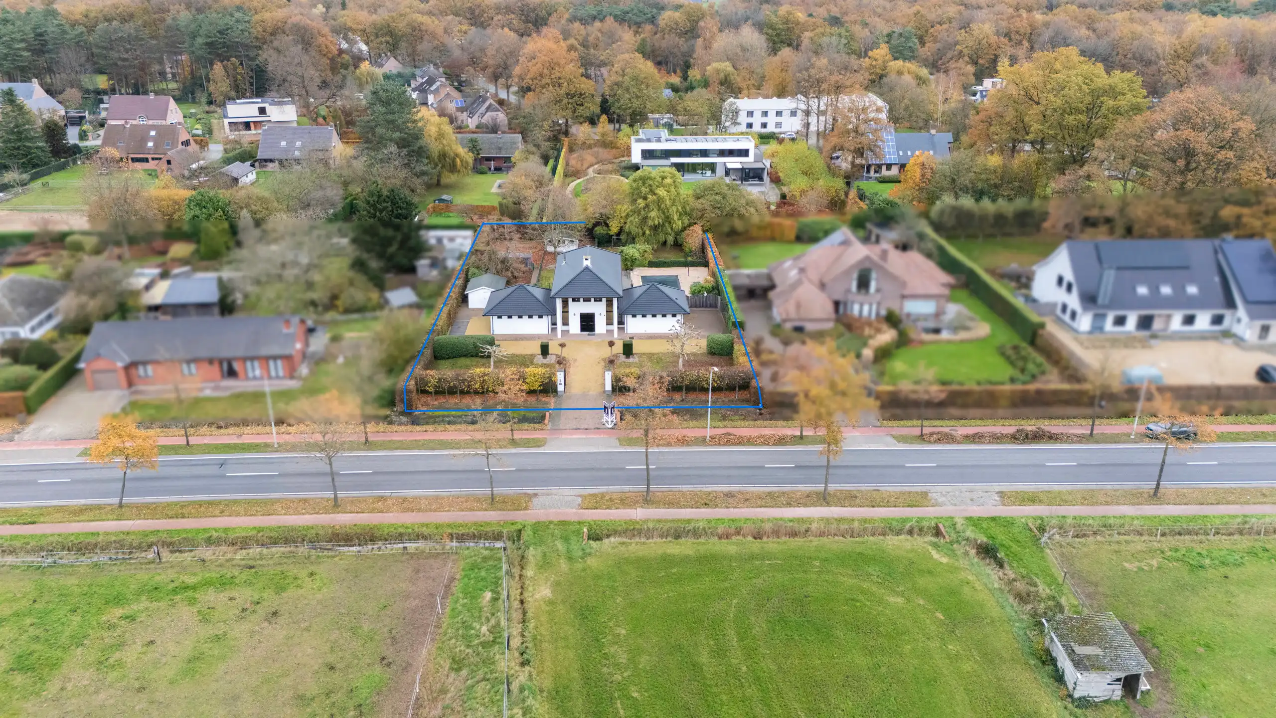 Charmant open bebouwing met panoramisch zicht en grote tuin foto 22