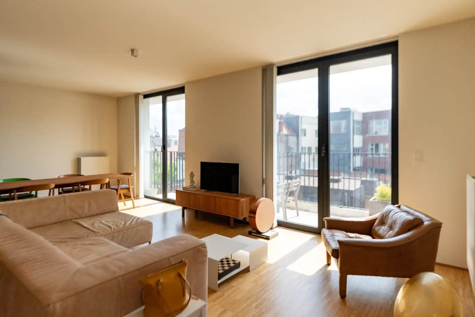 Luxueus appartement met 2 slk, terras en parking foto 7