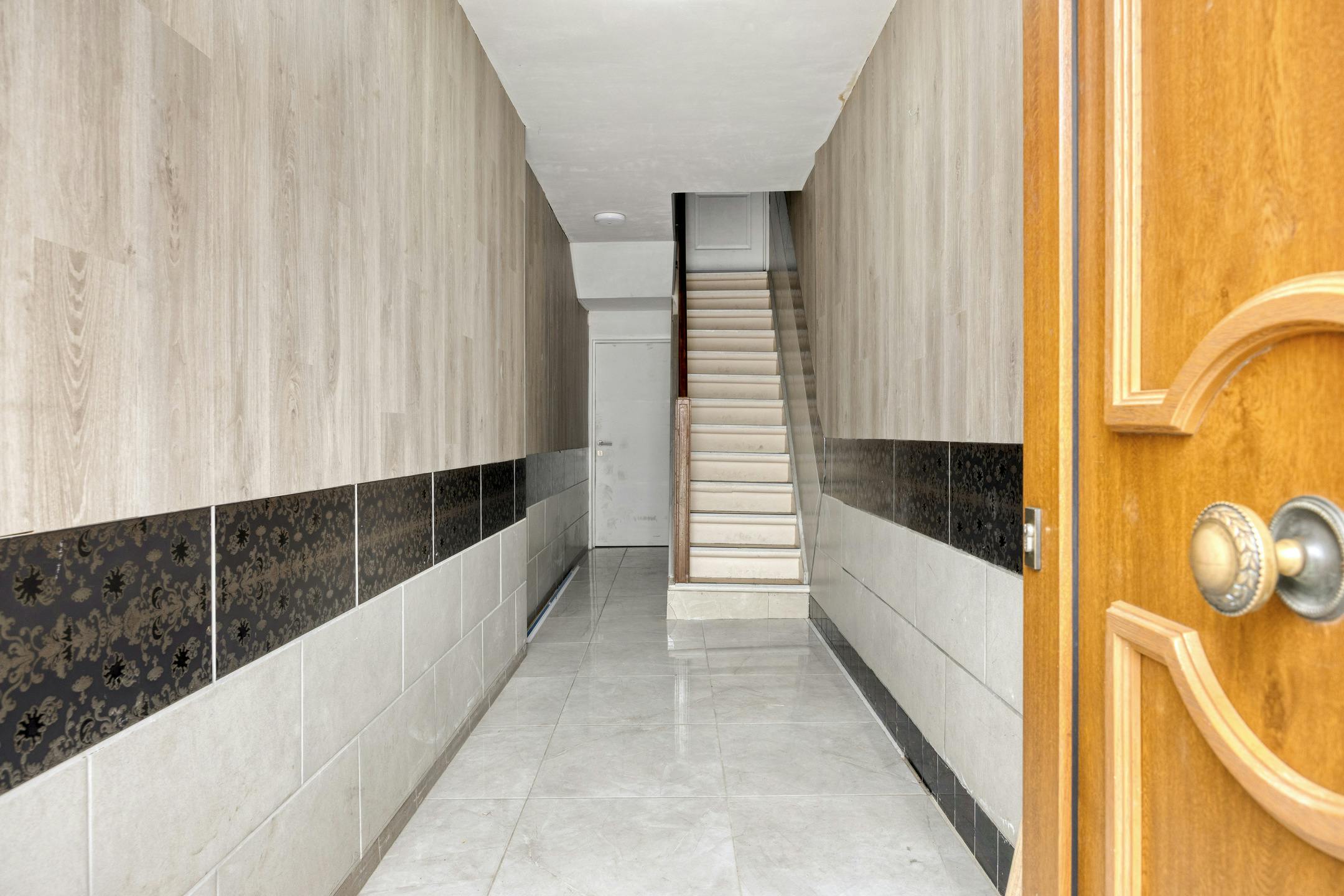 Opbrengsteigendom te koop in Hoboken foto 11