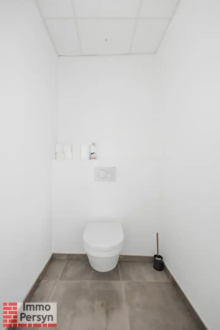 Unieke investeringskans: Handelspand met appartement foto 19
