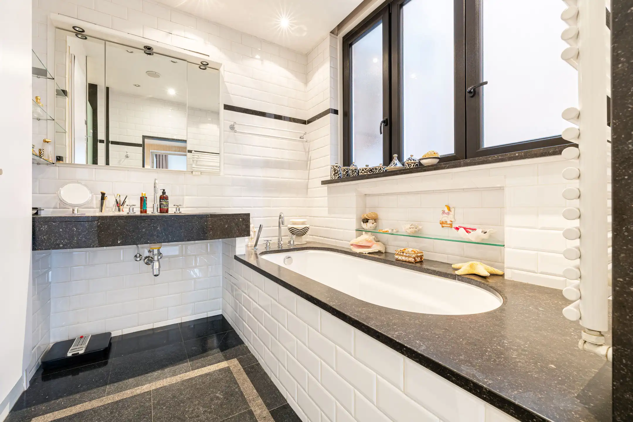 Ruim luxeappartement met uitzicht op Ter Kamerenbos foto 16