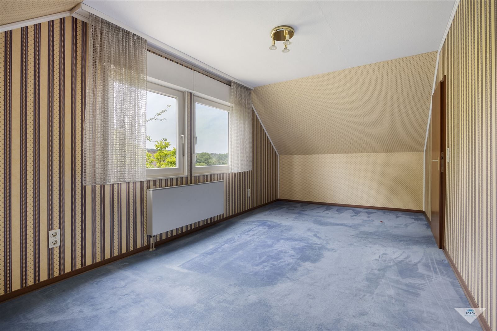 Ruime woning met veel potentieel foto 12