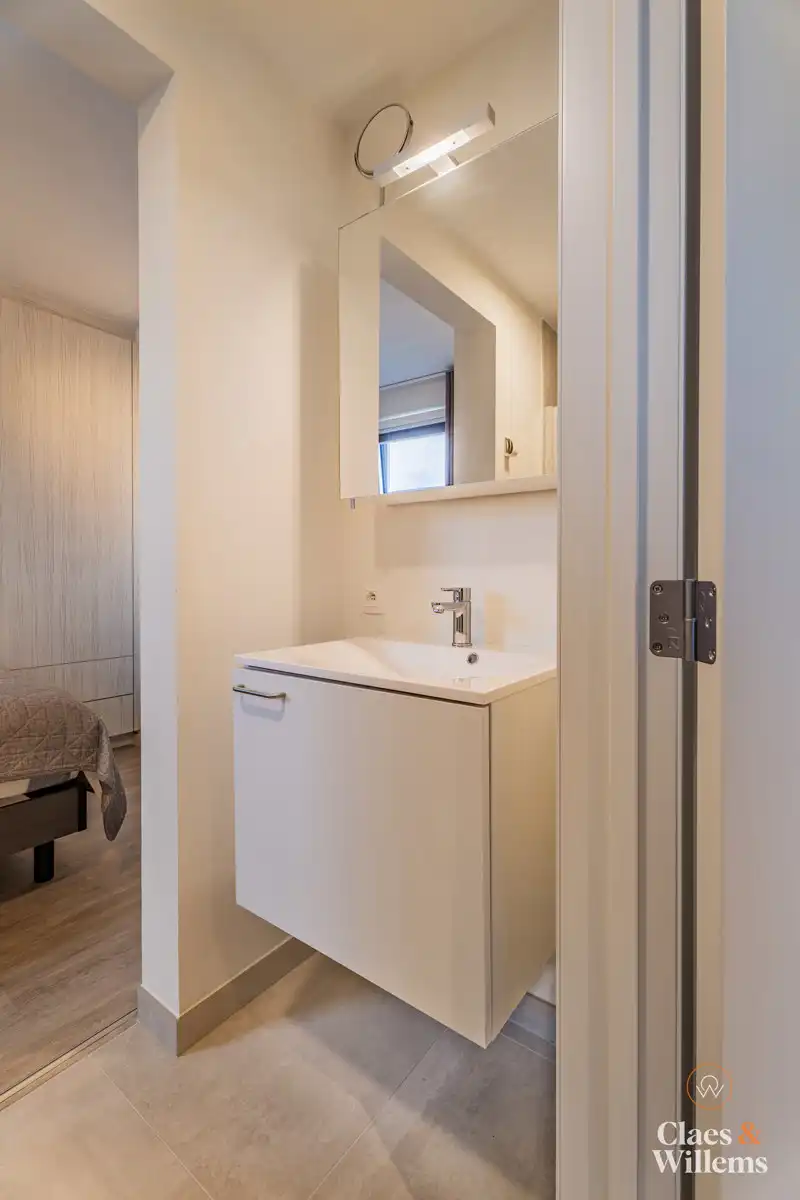 Stijlvol 3 slaapkamer appartement met terras te Halle foto 16