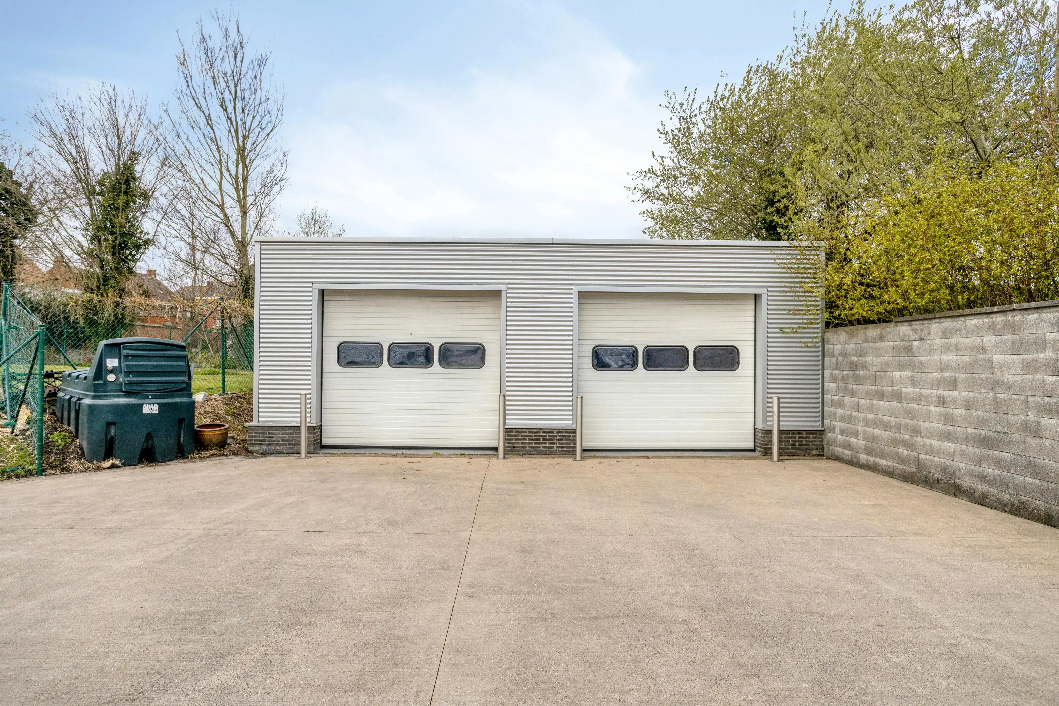 Ruime eigendom met woning, loods en extra bouwgrond foto 26