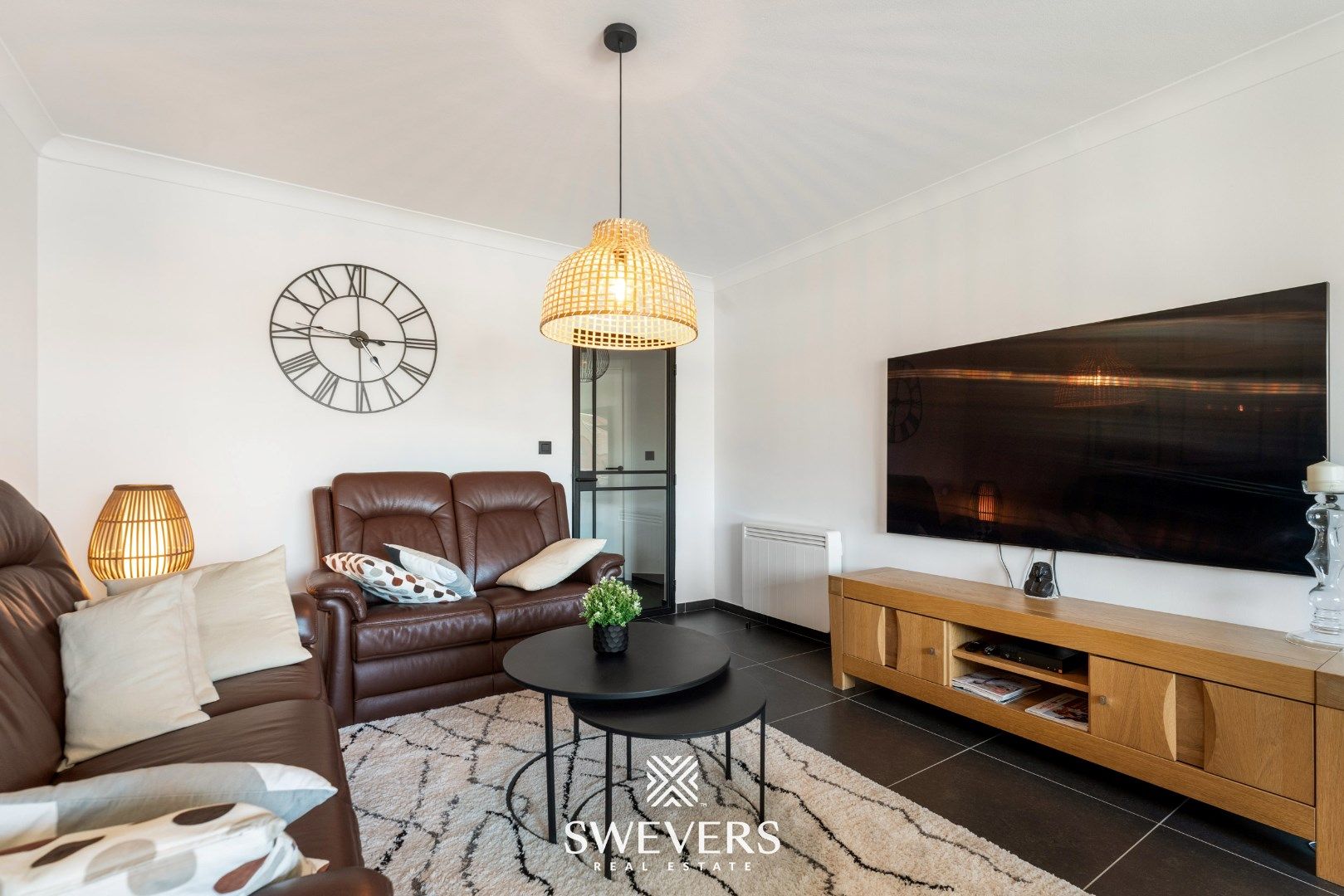 Comfortabel wonen met ruim Terras, 2 Slaapkamers, parkeerkelder & berging foto 7