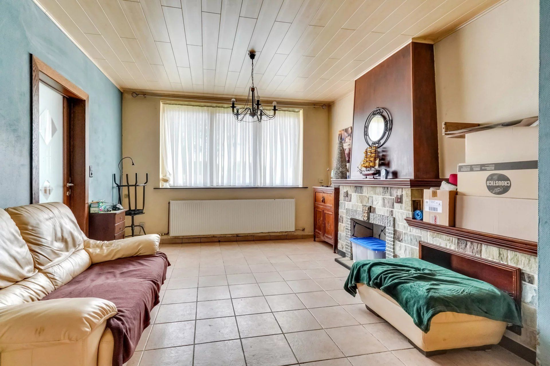 Ruime, op te knappen woning aan de stadsrand foto 9