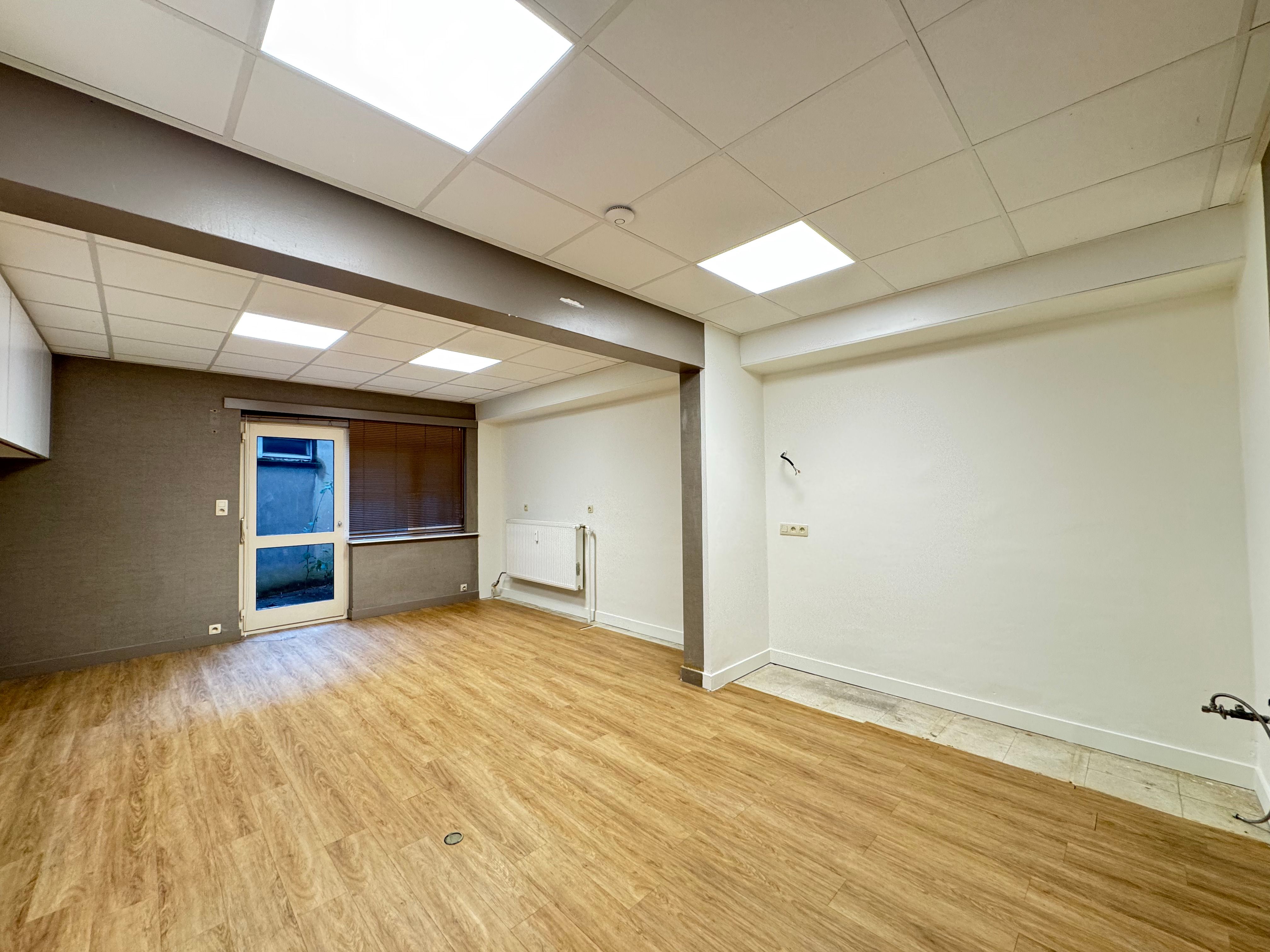 Handelsgelijkvloers 75m² foto 5