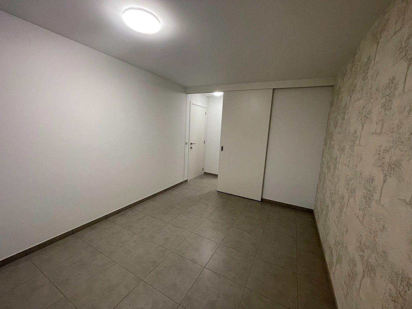 Mooi volledig instapklaar appartement met 2 slaapkamers en terras in het centrum van Diepenbeek. foto 11