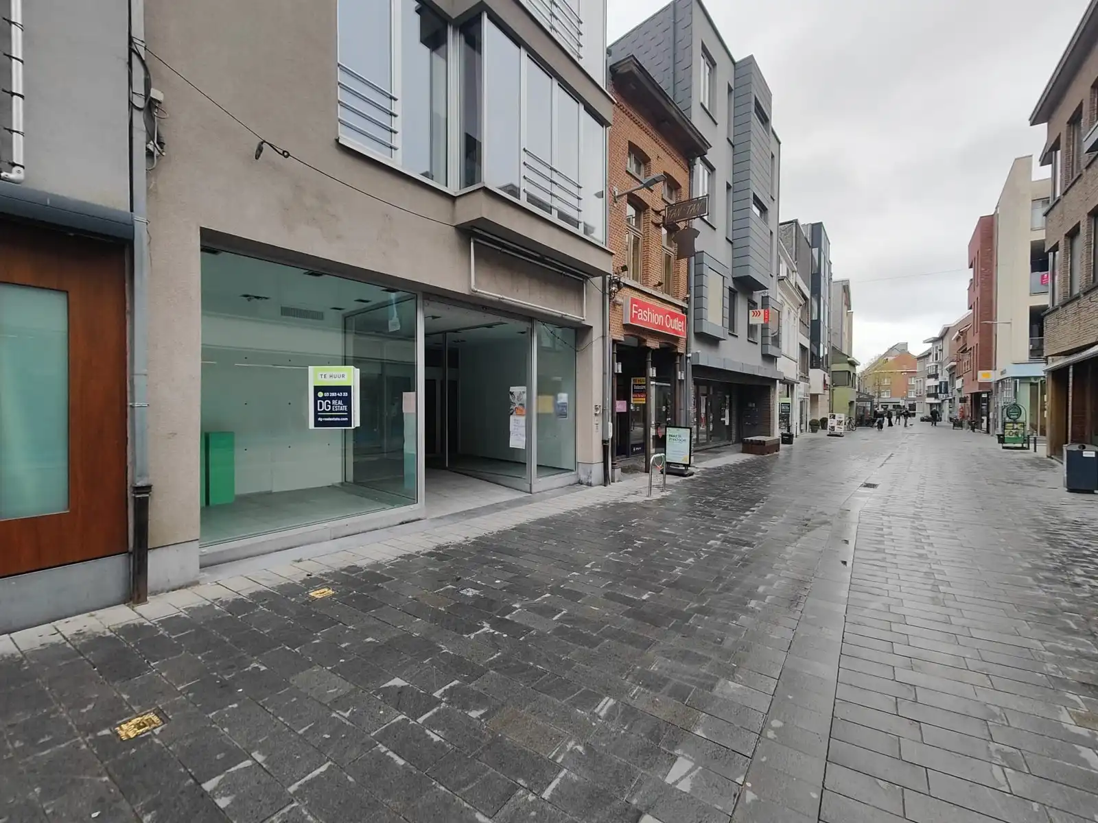 Titel: Commercieel gelijkvloers op toplocatie in het hart van Beveren foto 3