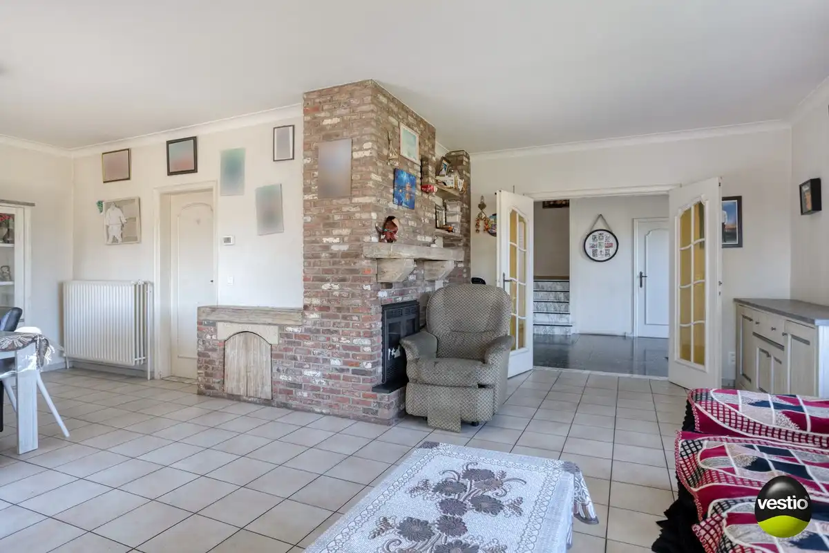 RUIME OPEN BEBOUWING (OB) MET 3 SLAAPKAMERS, GARAGE EN KELDER OP HOEKPERCEEEL VAN 6A67CA. foto 12