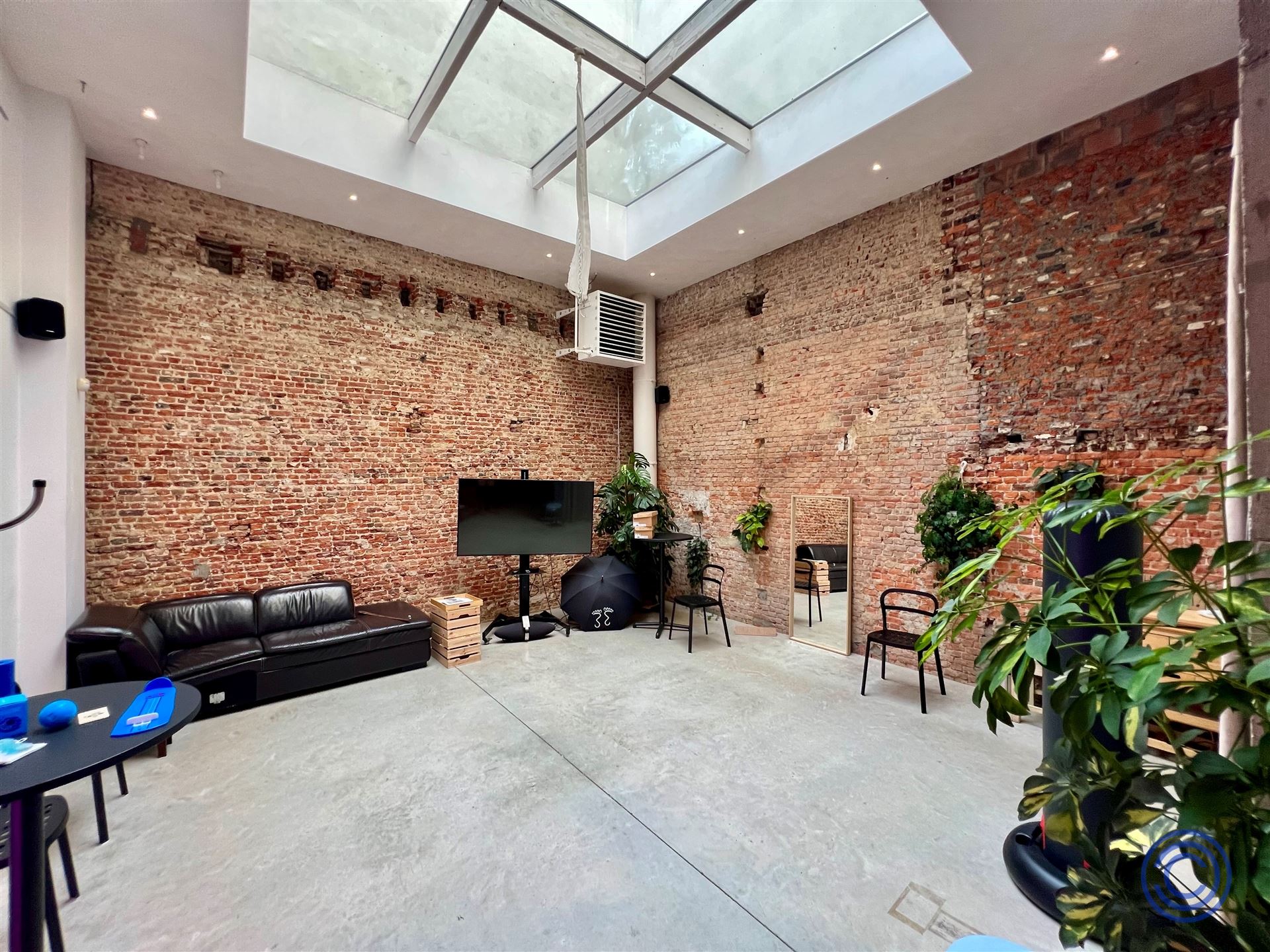 Winkelruimte ca. 160m² in karaktervol gebouw!  foto 5
