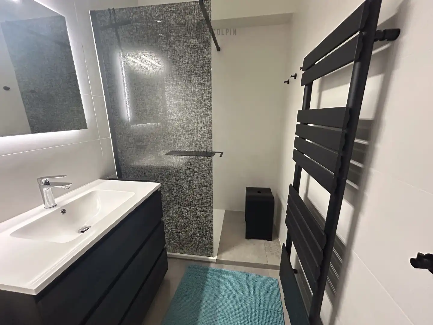 Instapklaar vakantie-appartement vlakbij het Heldenplein en de Zeedijk. foto 9