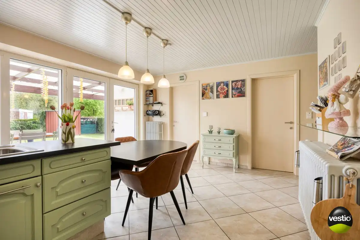 Gezinswoning met 3 slaapkamers, bureau en energiezuinige voorzieningen op toplocatie in Heusden-Zolder foto 3