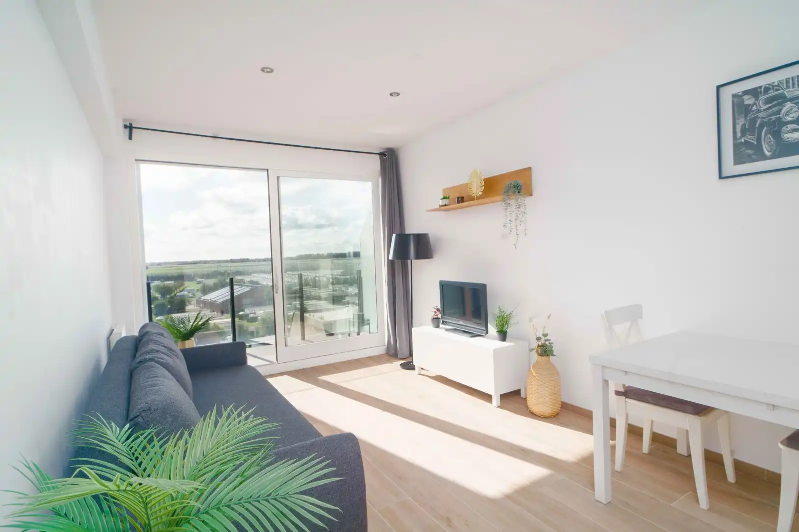 Gerenoveerde studio met zonneterras foto {{pictureIndex}}