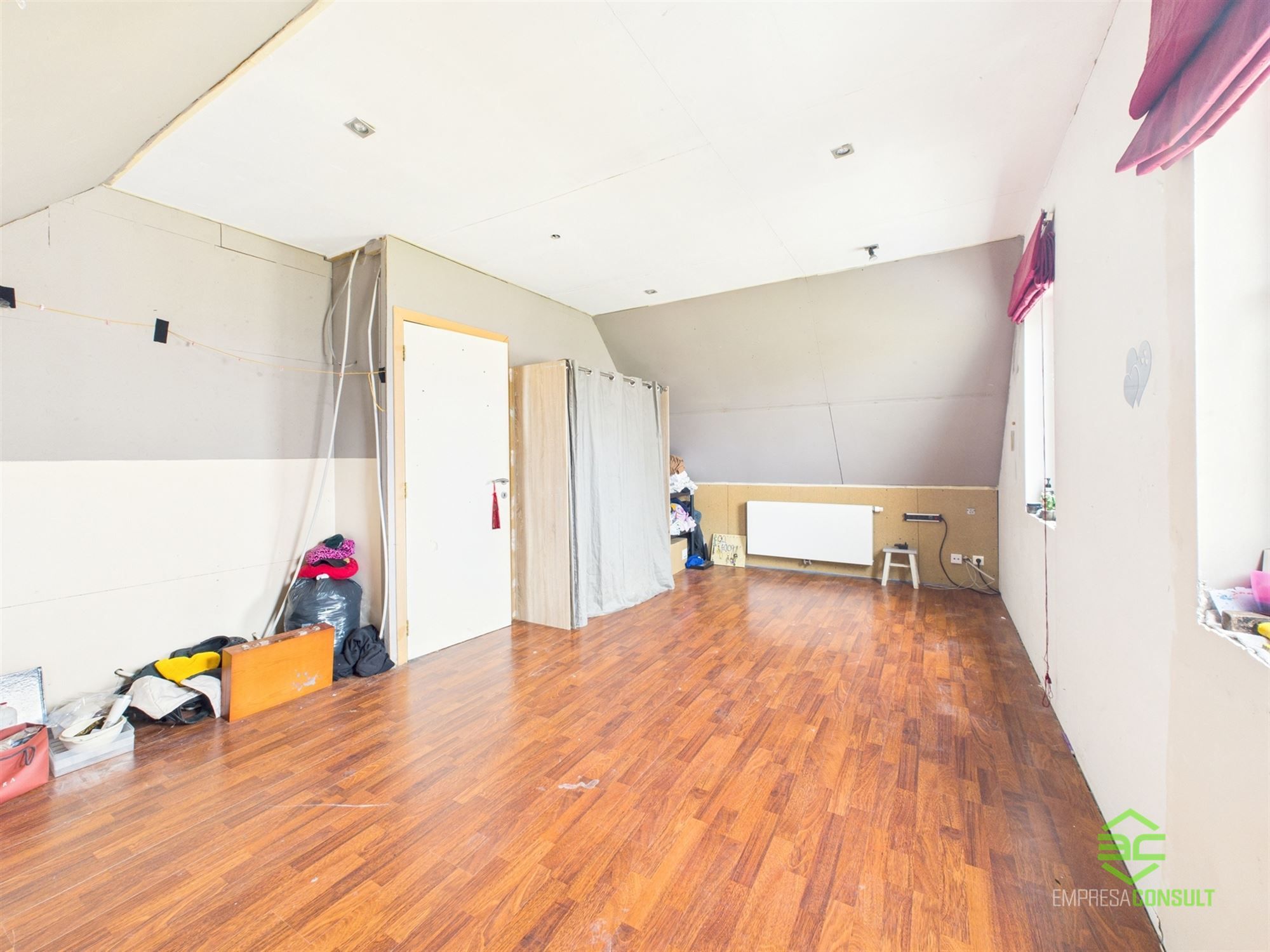 Ruime gezinswoning met 4 slpk in een doodlopende straat! foto 18