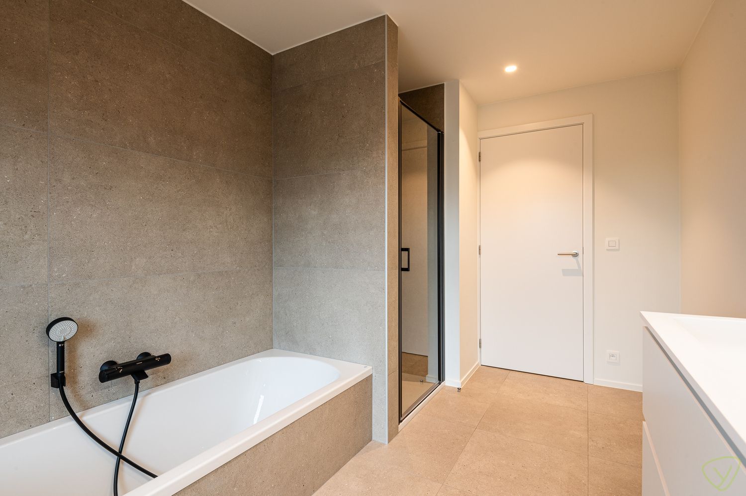 Prachtige nieuwbouwwoningen in een rustige verkaveling nabij het sportpark van Eeklo! foto 25