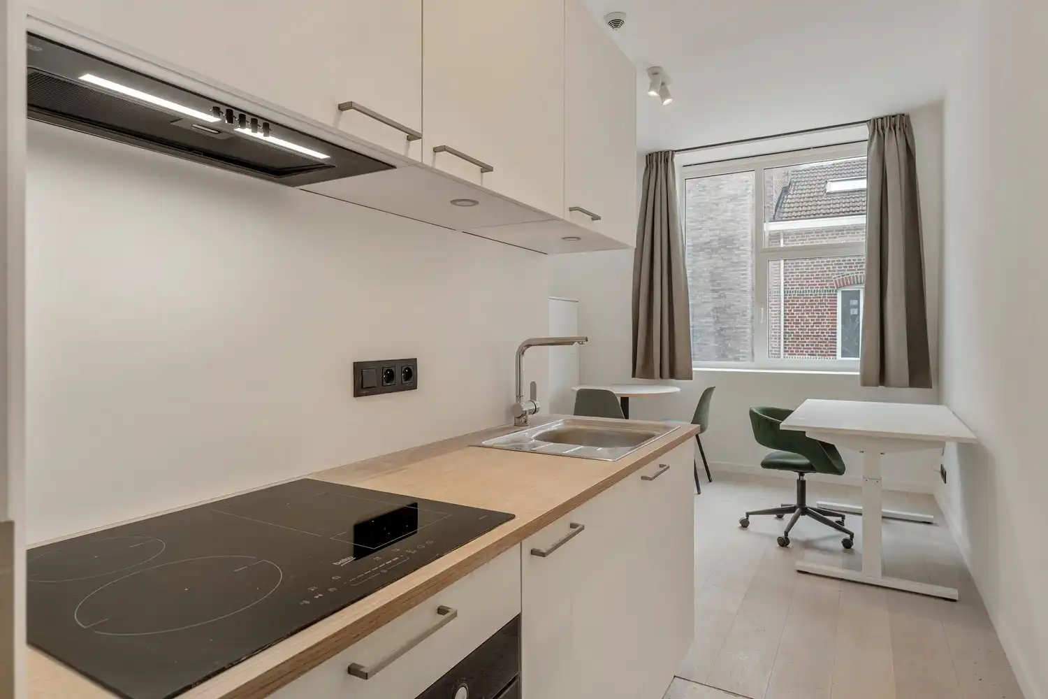 Bent u nog op zoek naar een mooie studio voor het academiejaar '26-'27? Nieuwe studio's, onmiddellijk beschikbaar voor eigen gebruik of verhuur! foto {{pictureIndex}}