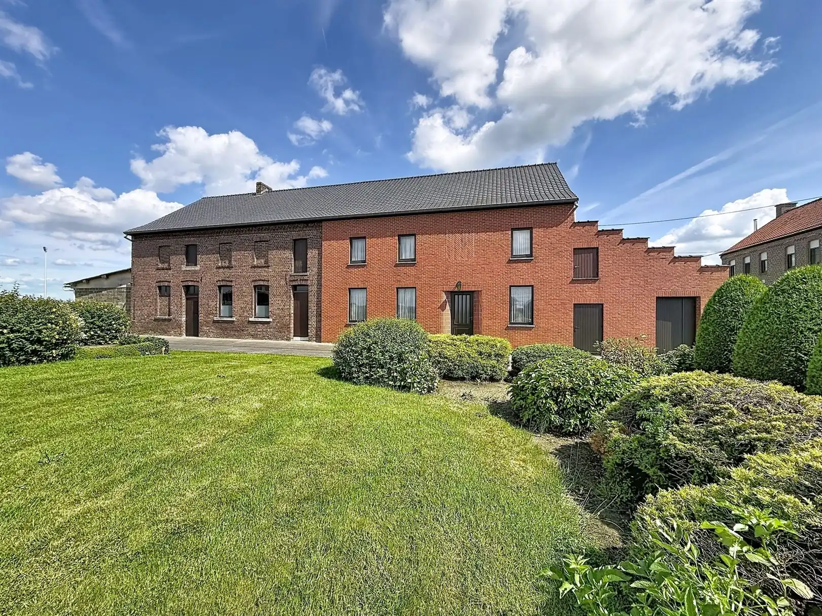 Voormalige hoeve met aanbouw en tuin, 26a 01ca foto 2