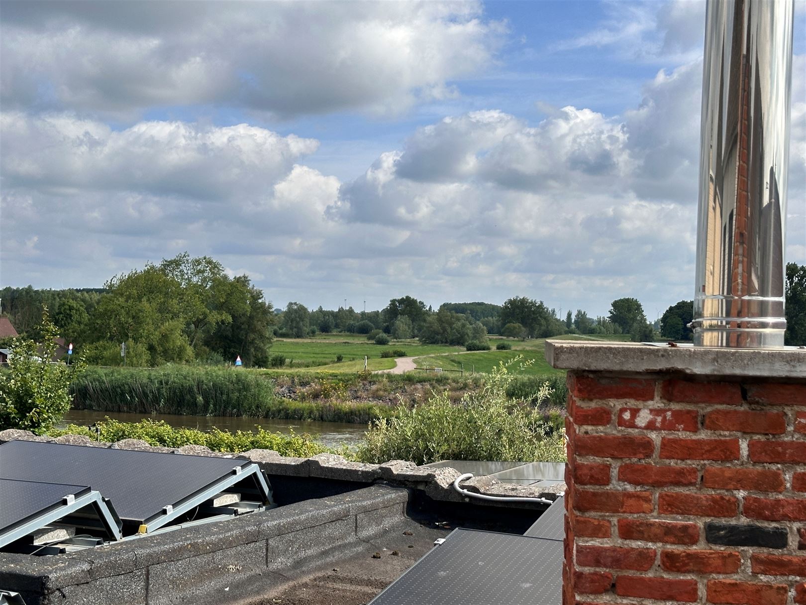 Te renoveren woning met potentieel gelegen in het landelijke Wichelen foto 14