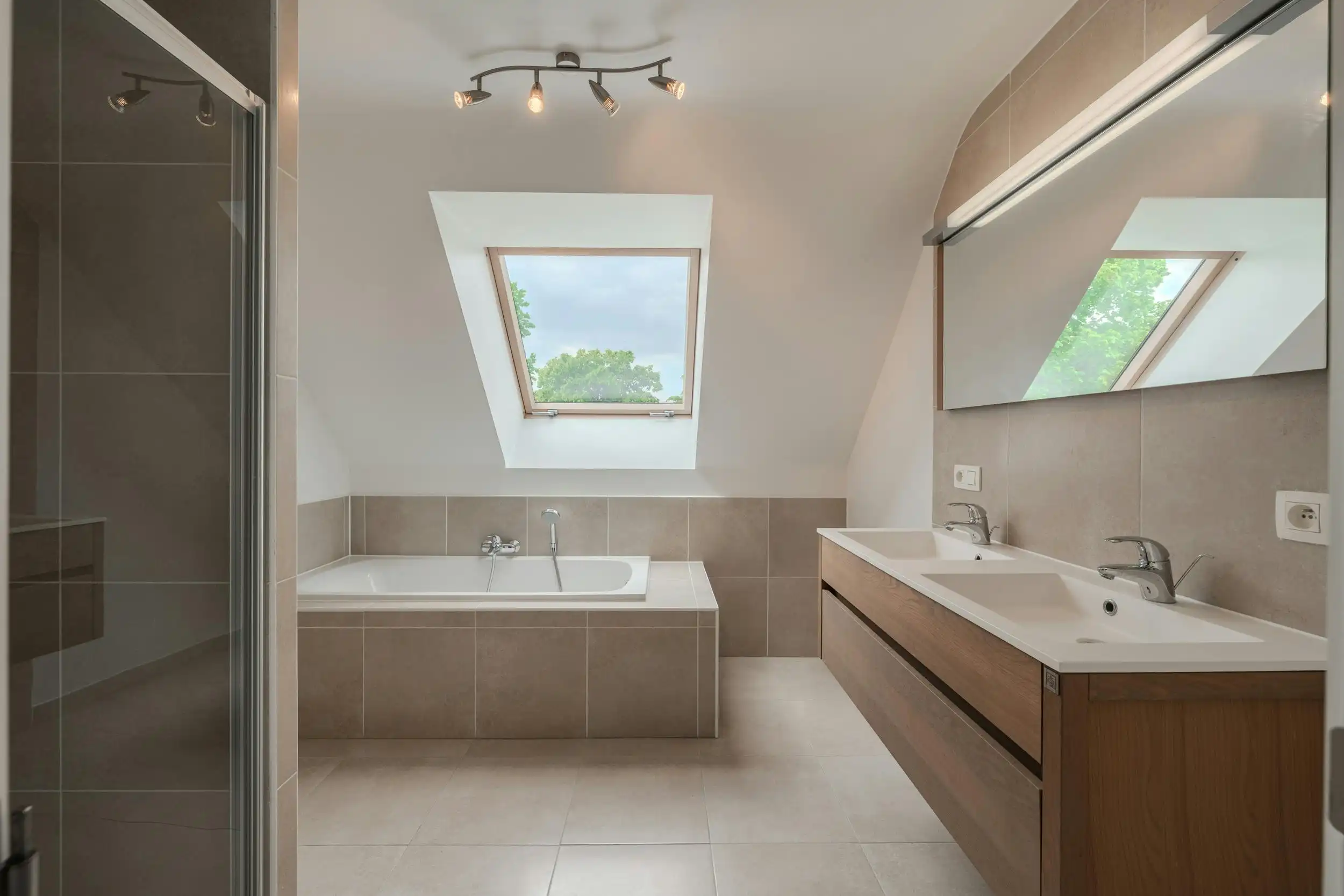 Energiezuinig huis te koop in Sint-jan met drie kamers foto 19