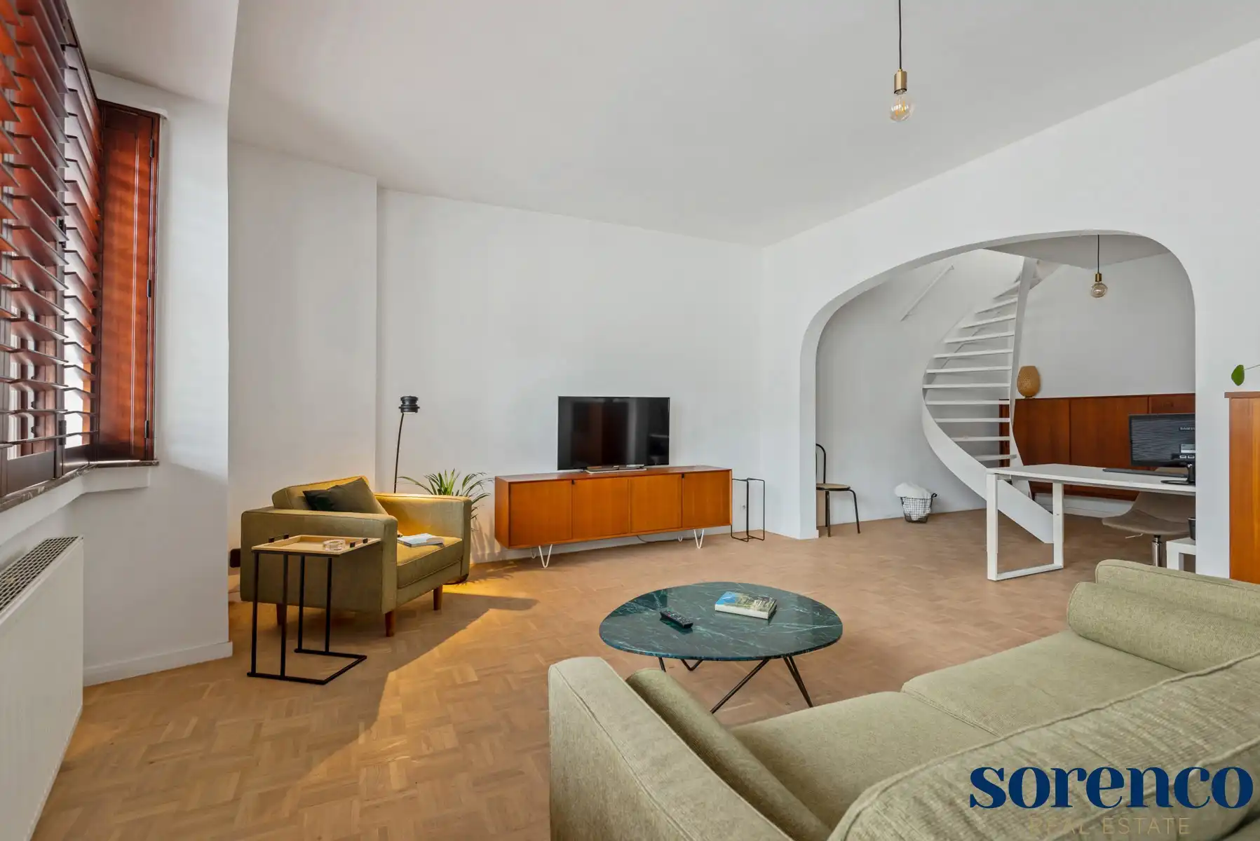 Antwerpen - gemeubeld duplex 2 slpk app. met terras foto {{pictureIndex}}