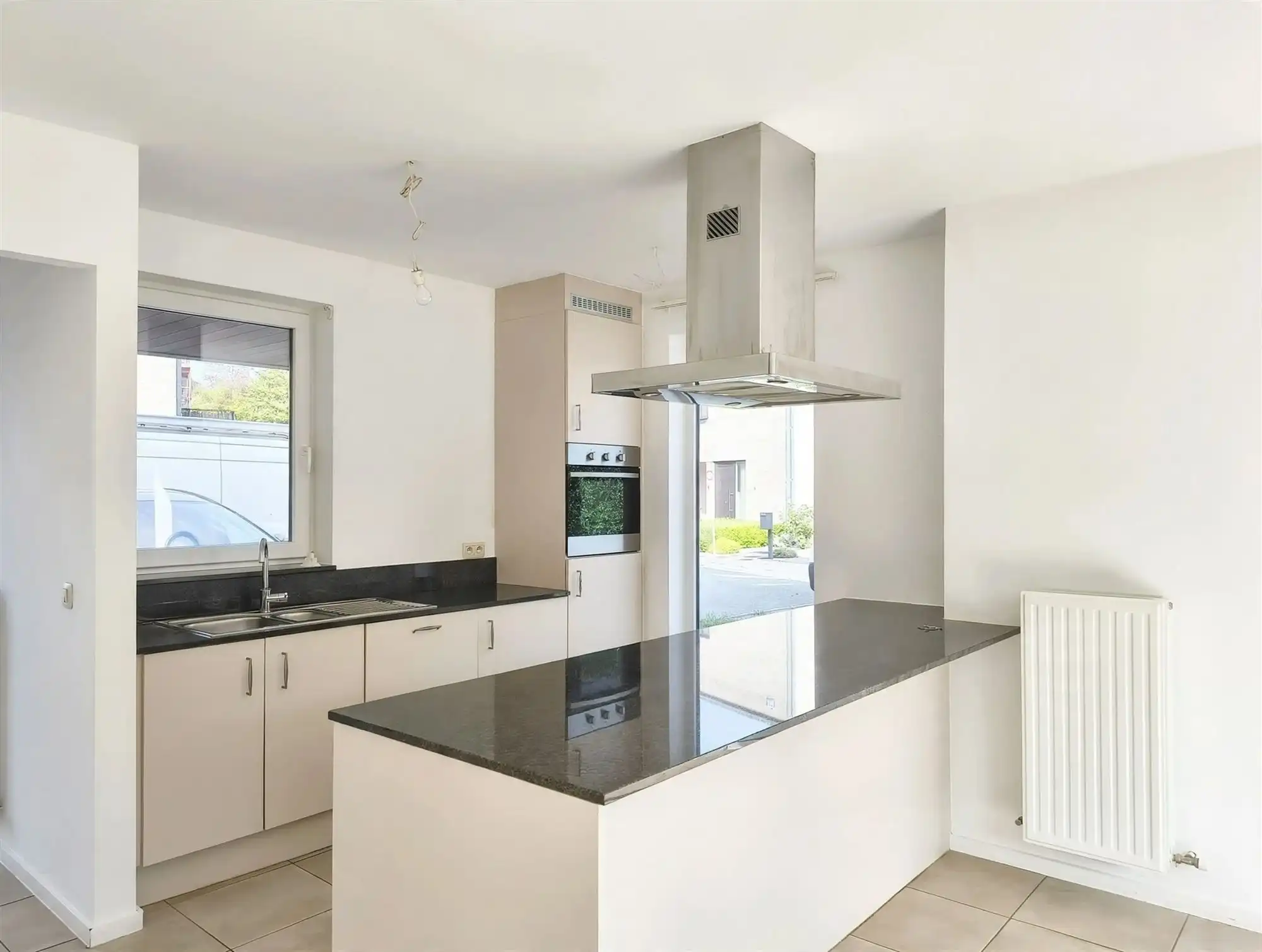 Recente woning met 3 slaapkamers en klein tuintje. In rustige omgeving. foto 5