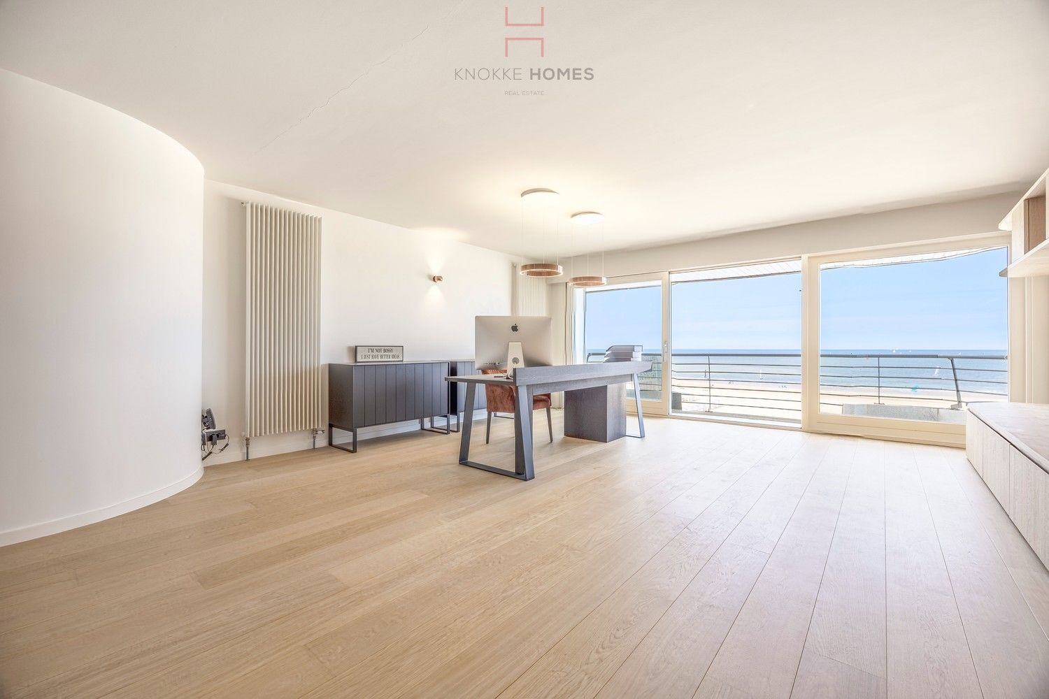 Luxueus gerenoveerd vakantie-appartement op de zeedijk aan het Albertstrand foto 3