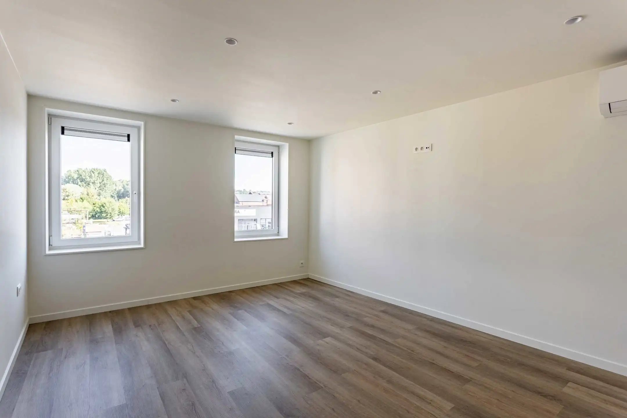 Volledige gerenoveerde, energetische woning met stadskoer! foto 19